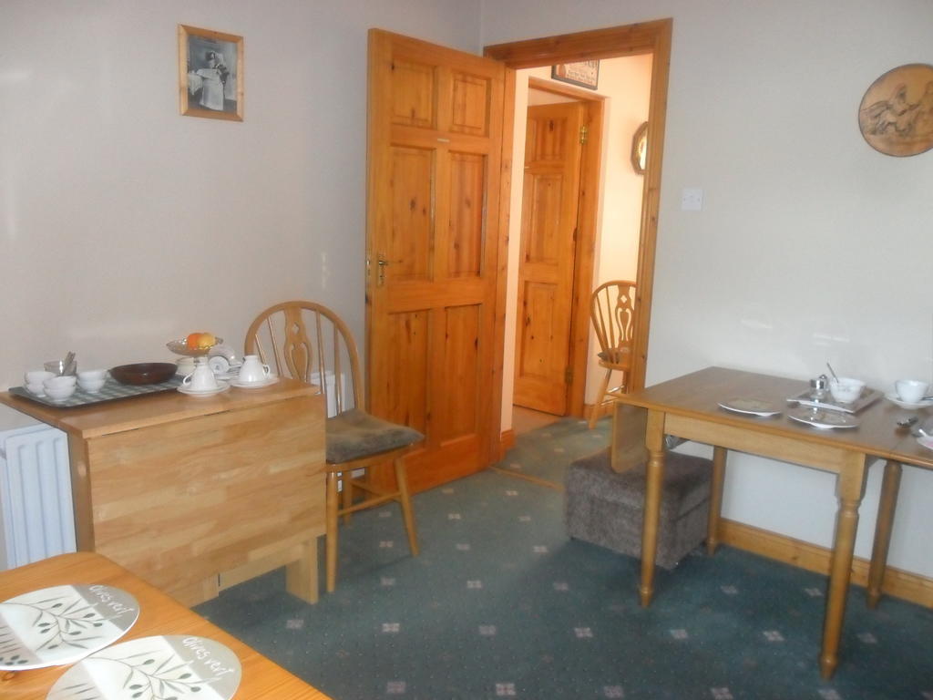 Glen House Room Only Accommodation ยอล ภายนอก รูปภาพ