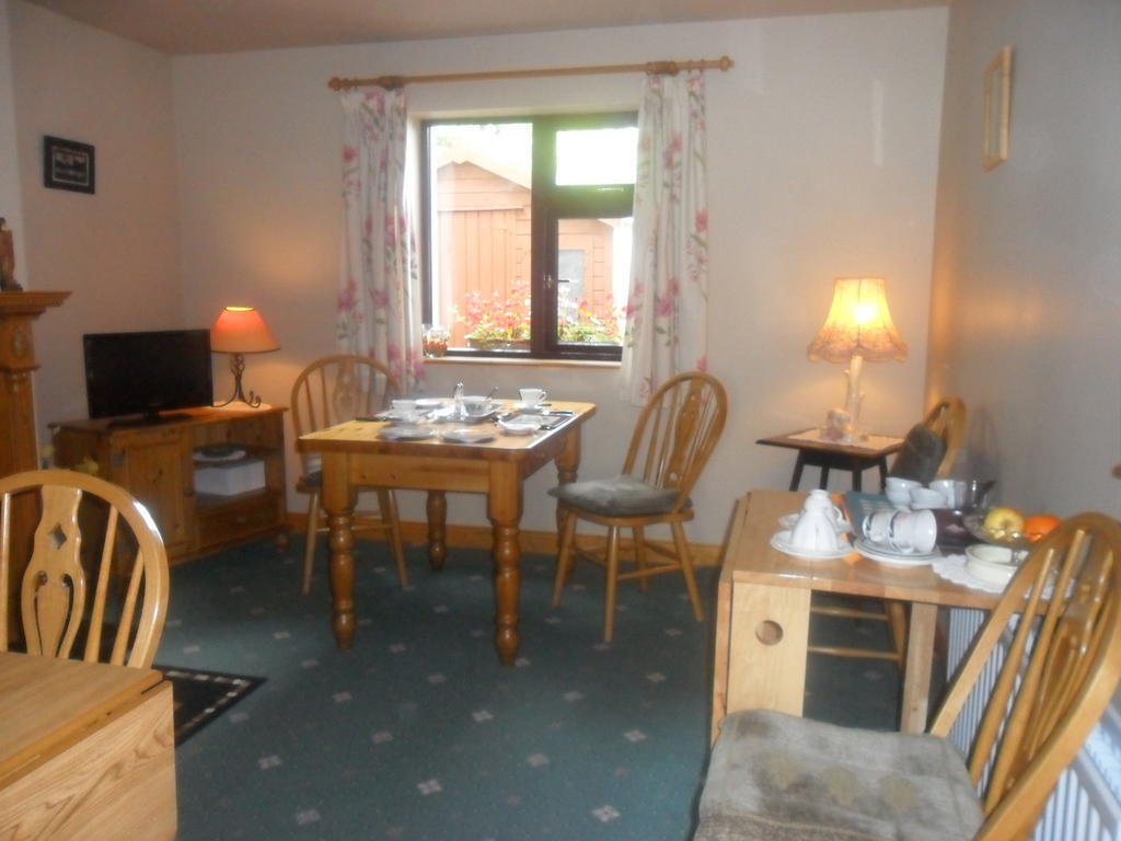 Glen House Room Only Accommodation ยอล ภายนอก รูปภาพ