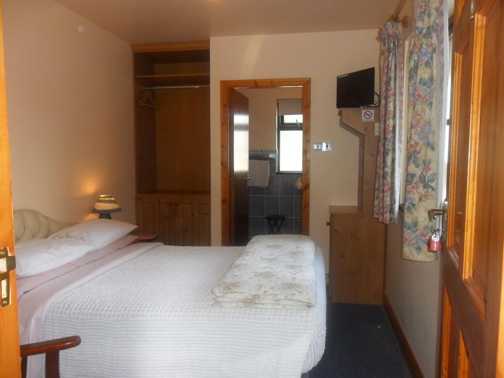 Glen House Room Only Accommodation ยอล ภายนอก รูปภาพ
